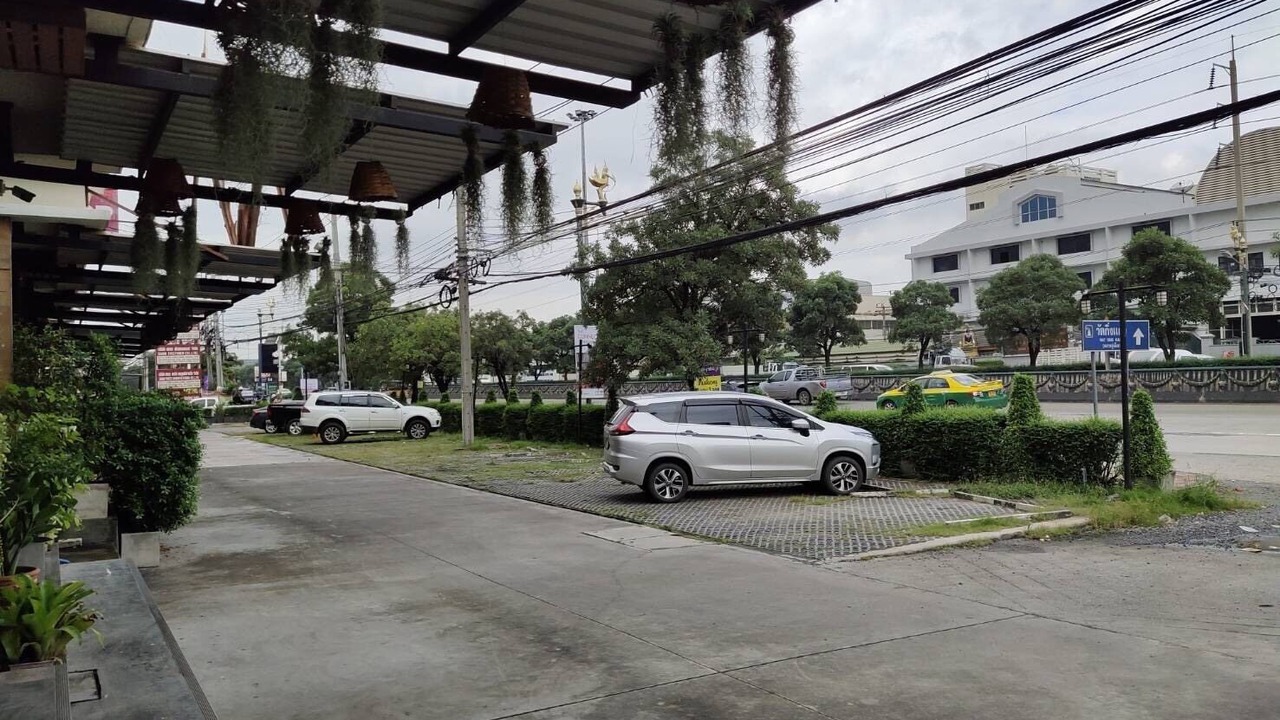 Photo of Outdoor in Racha Thewa