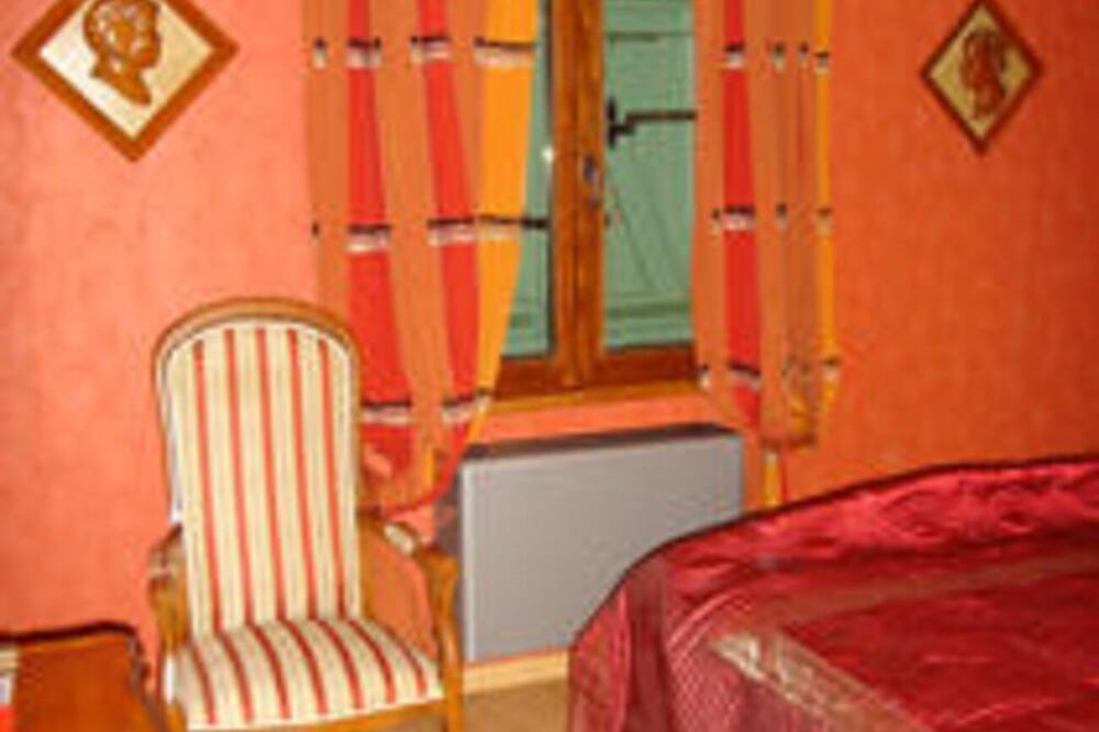Photo of Bedroom in La Capelle-et-Masmolene