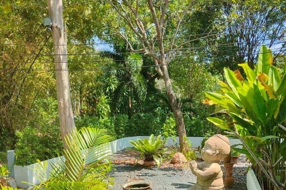 Photo of Outdoor in Laem Set