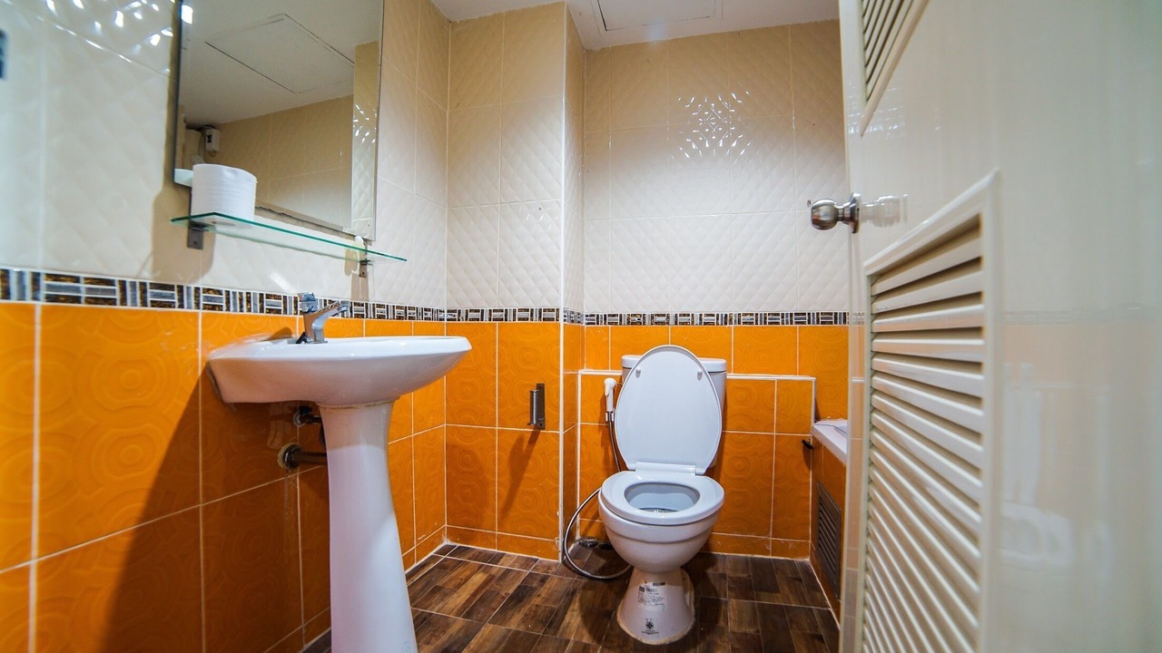 Photo of Bathroom in Tha Thaewawong