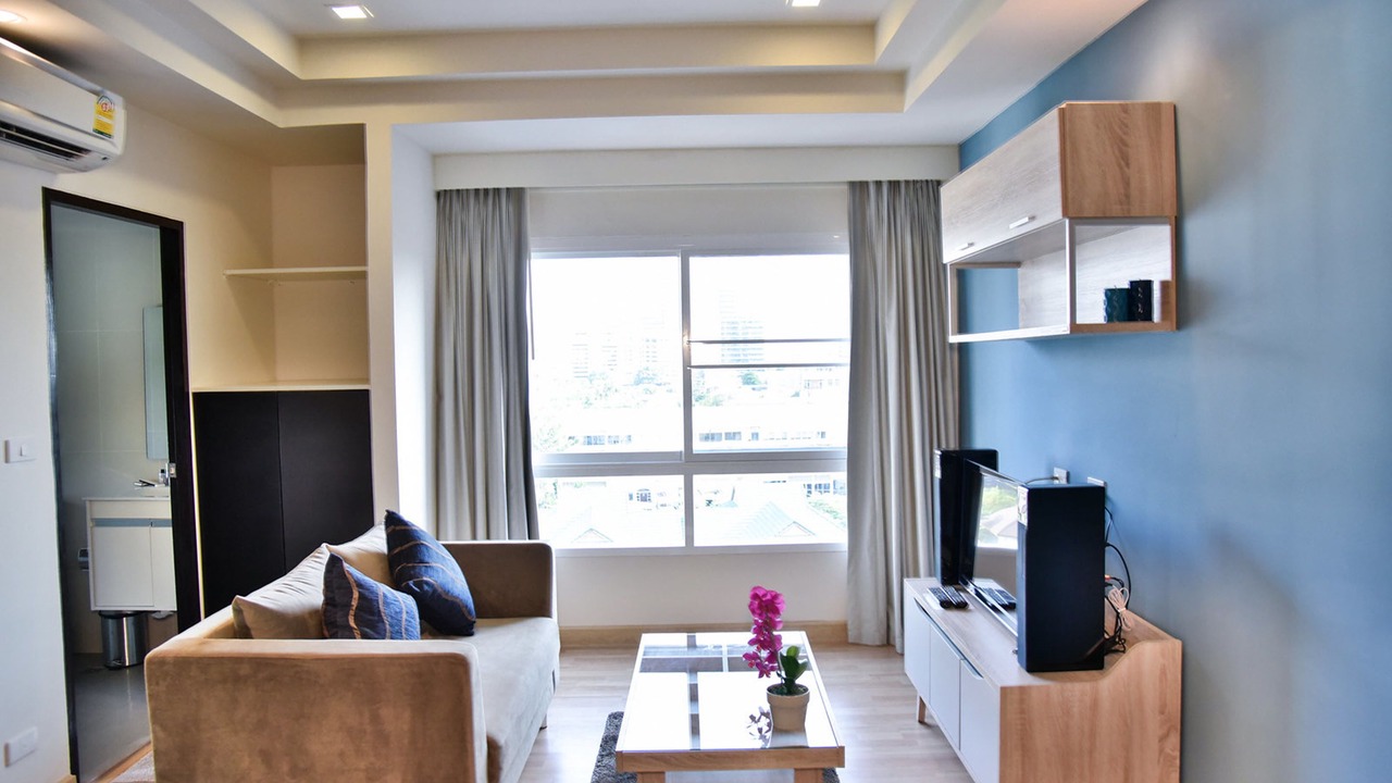 Photo of Livingroom in Khlong Tan