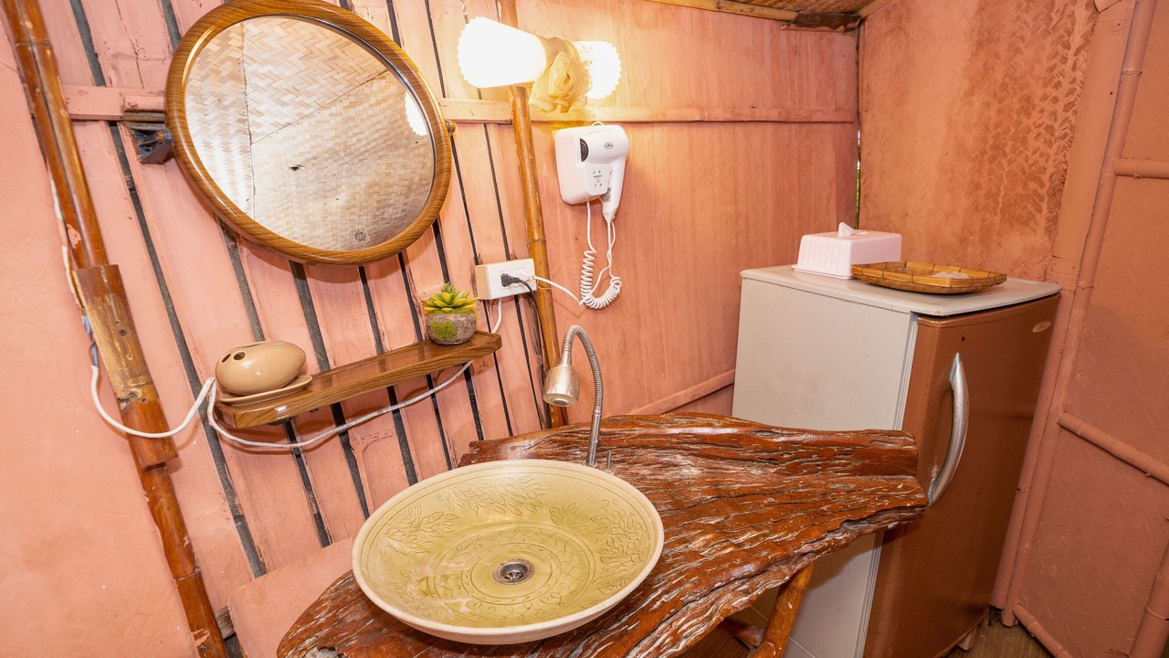 Photo of Bathroom in Tha Thaewawong