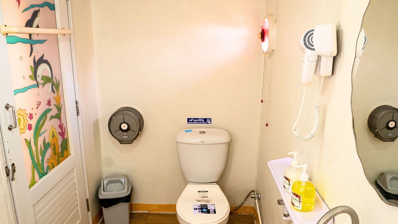 Photo of Bathroom in Tha Thaewawong