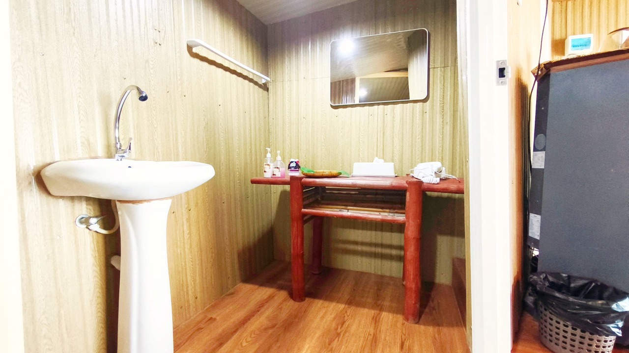 Photo of Bathroom in Tha Thaewawong