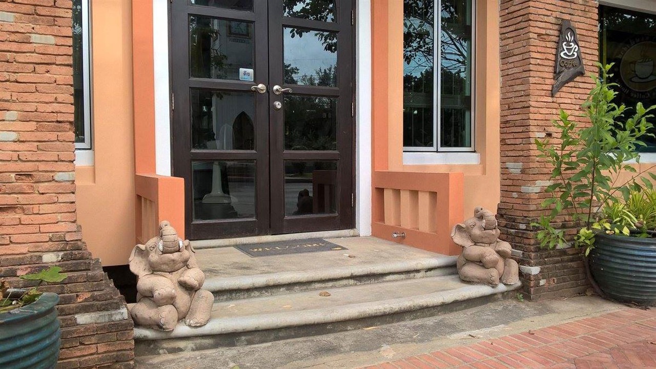 Photo of Others in Samphao Lom