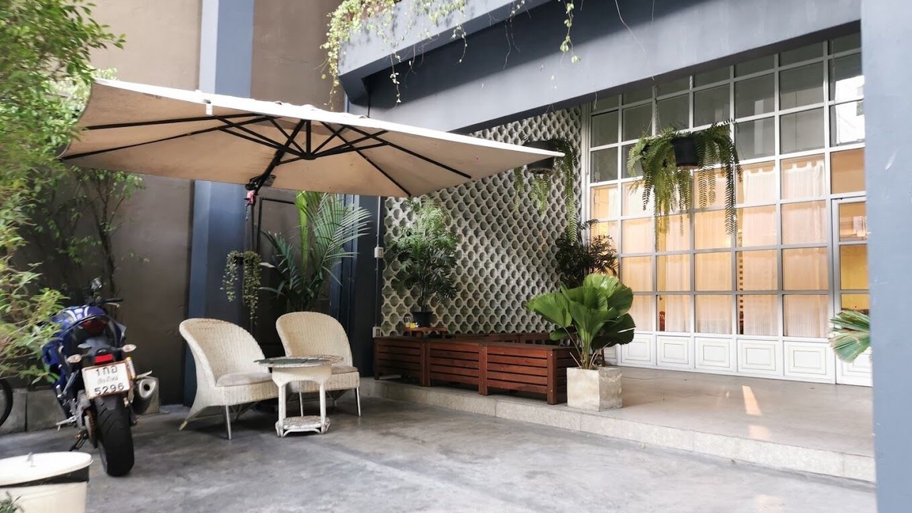 Photo of Outdoor in Thanon Phetchaburi