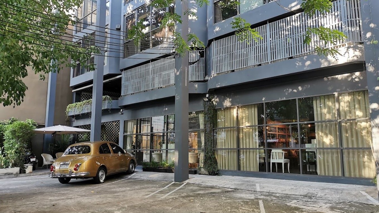 Photo of Outdoor in Thanon Phetchaburi