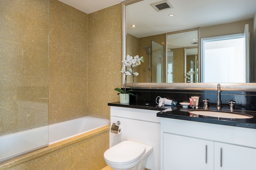 Photo of Bathroom in Yan Nawa