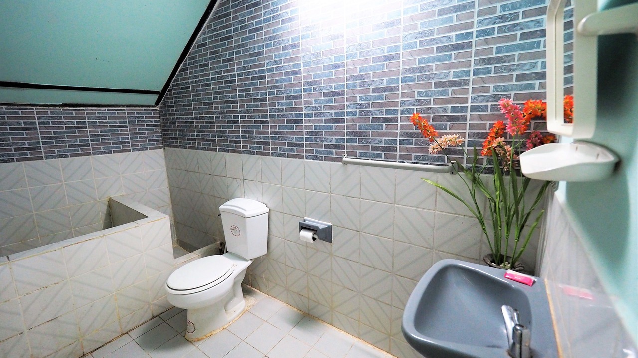 Photo of Bathroom in Tha Sao