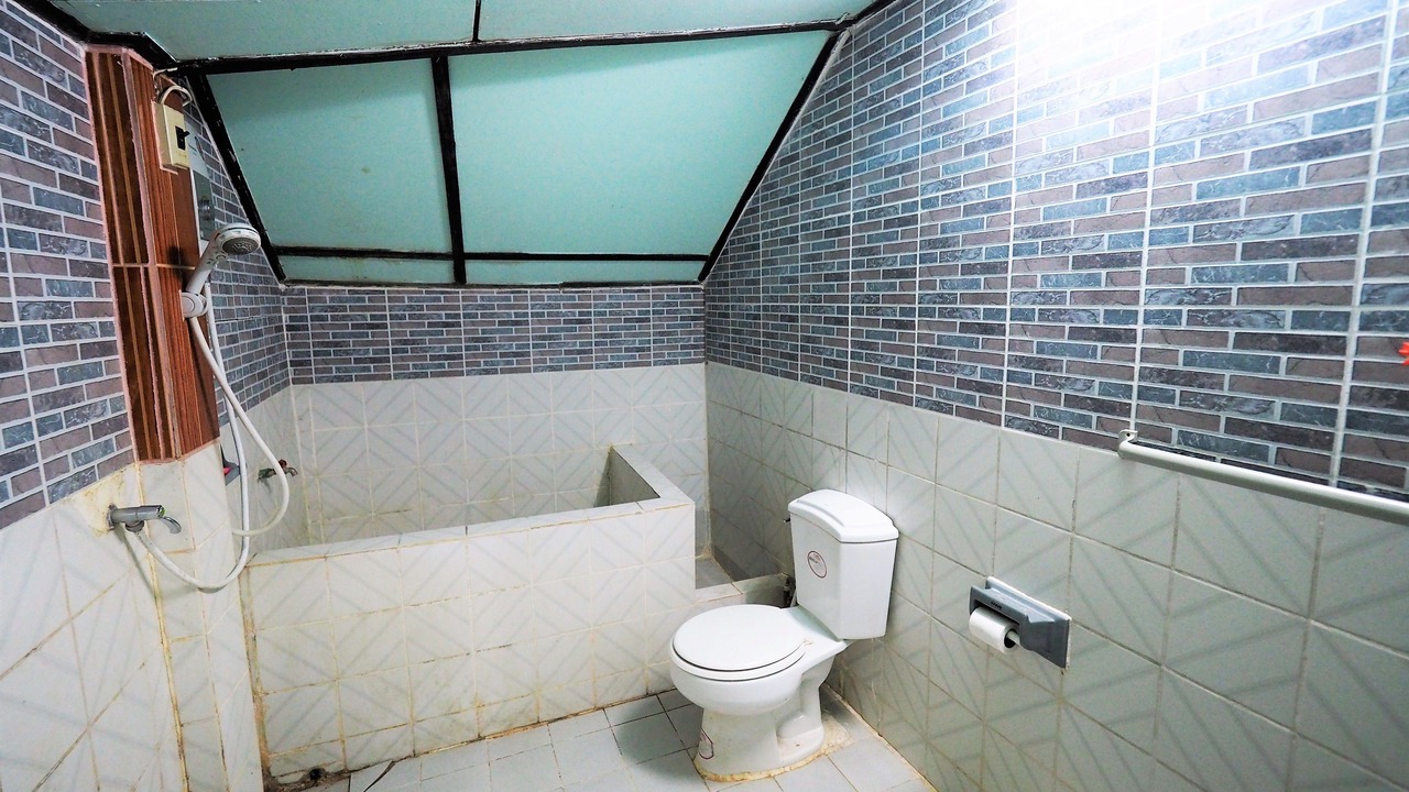 Photo of Bathroom in Tha Sao