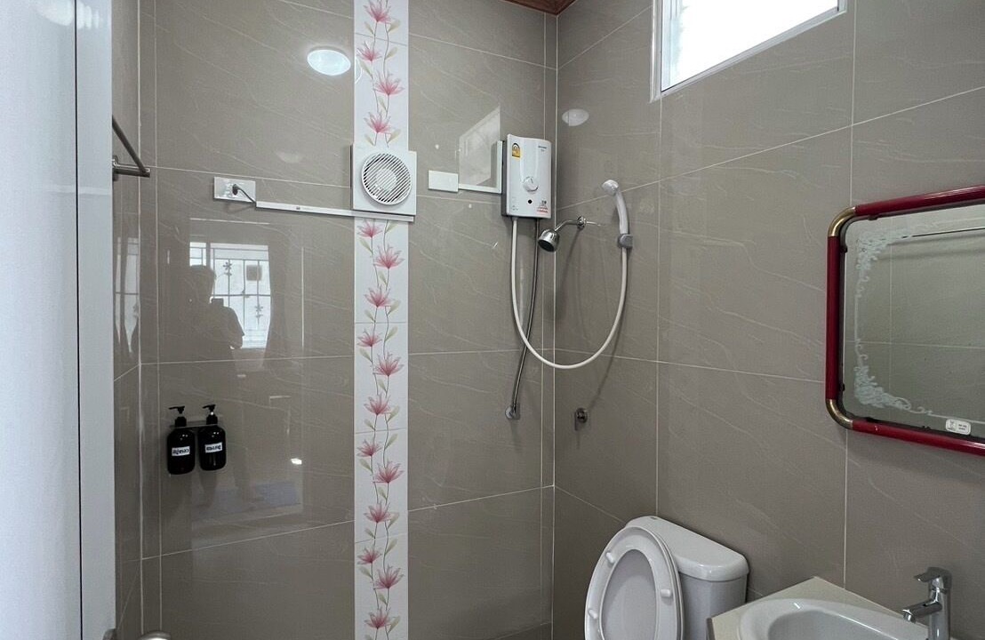 Photo of Bathroom in Ang Thong