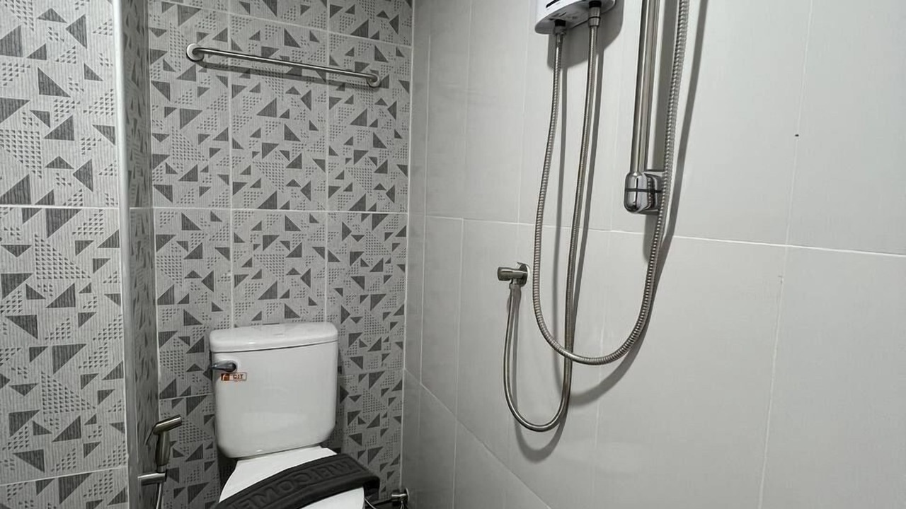 Photo of Bathroom in Thanon Phaya Thai