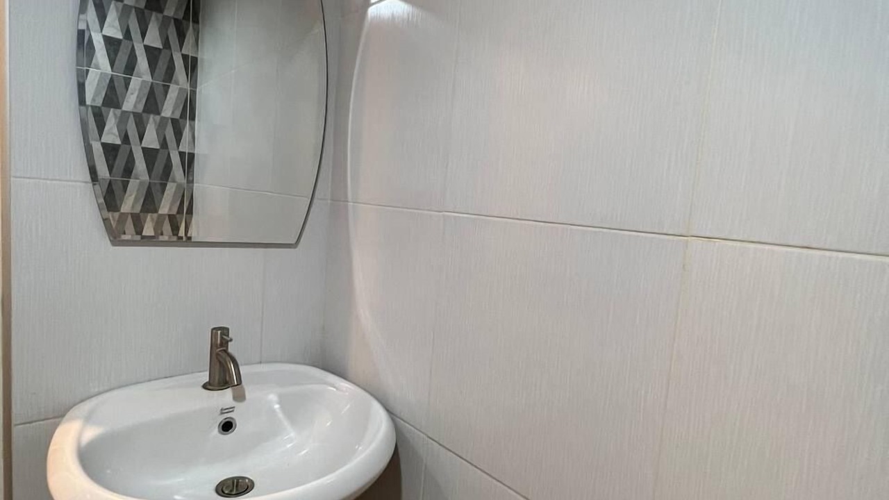 Photo of Bathroom in Thanon Phaya Thai