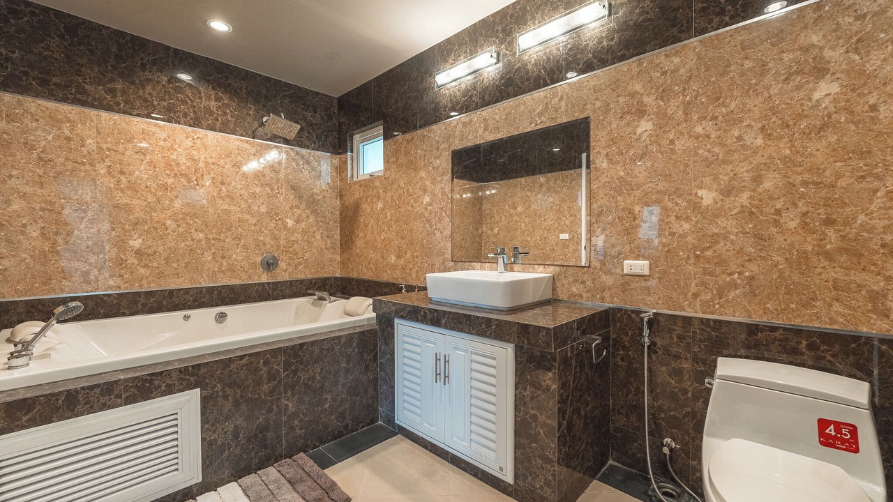 Photo of Bathroom in Koh Kaew