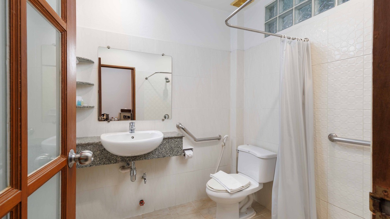 Photo of Bathroom in Bang Phlat