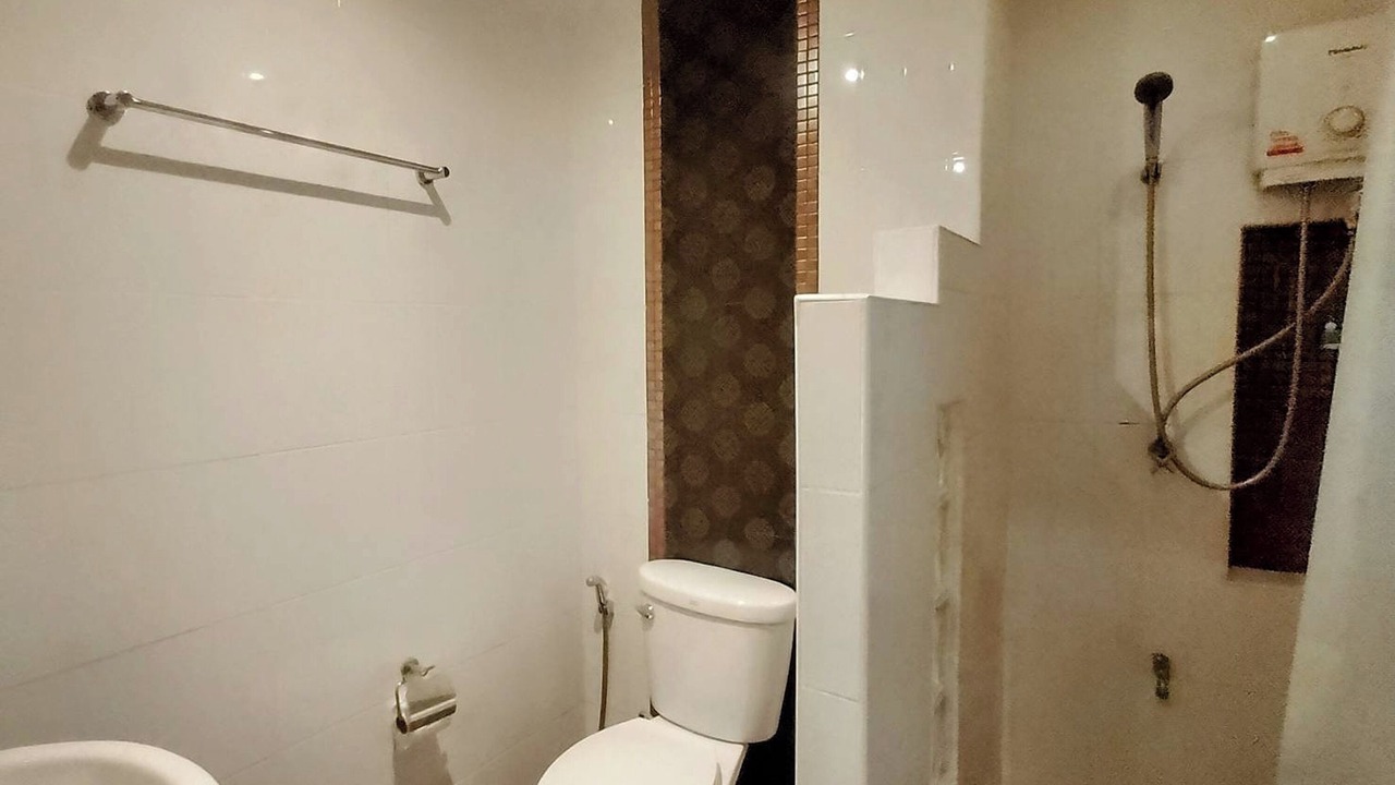 Photo of Bathroom in Wat Ket