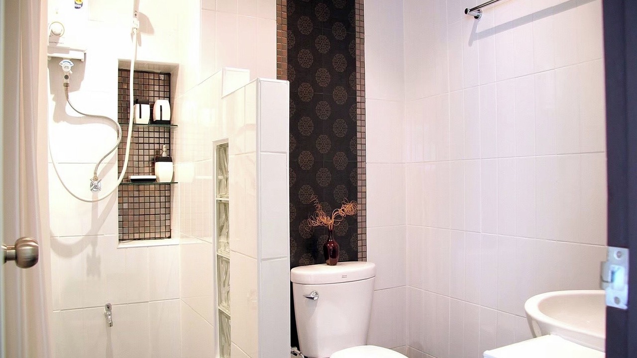 Photo of Bathroom in Wat Ket