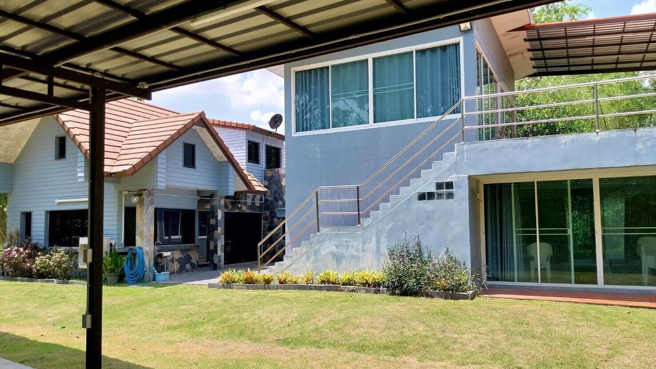 Photo of Outdoor in Khanong Phra