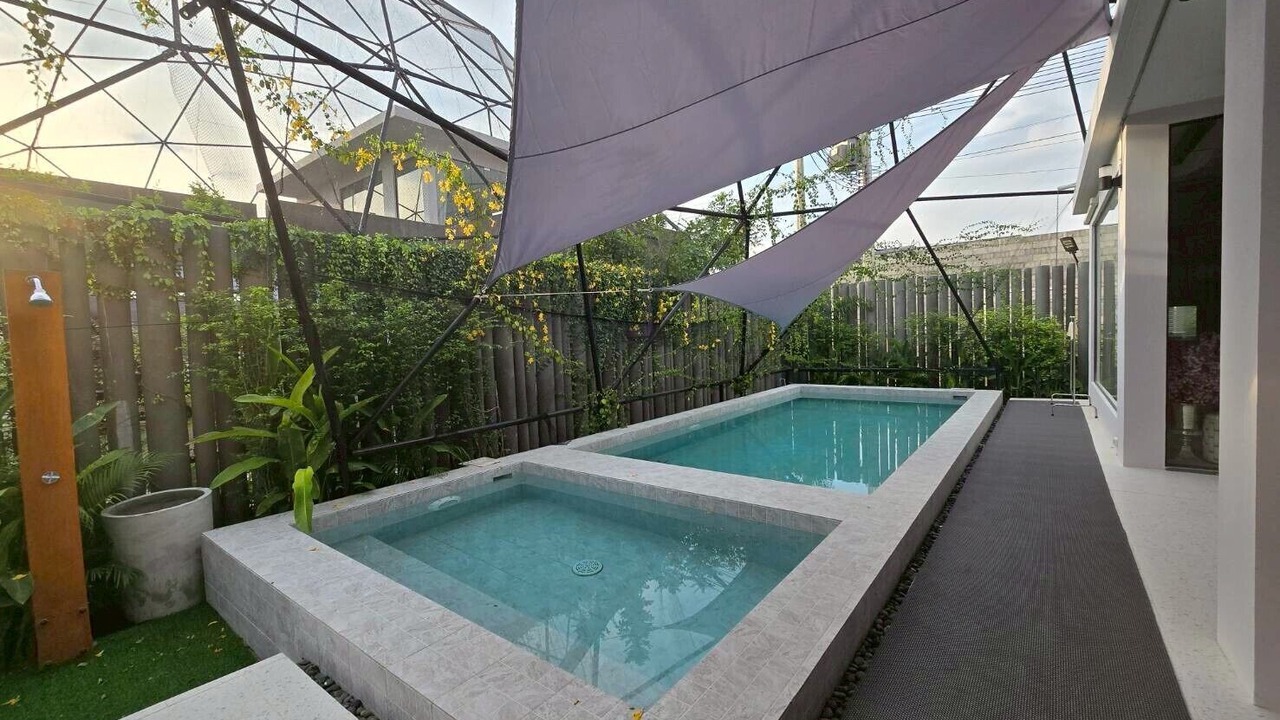 Photo of Outdoor in Hin Lek Fai