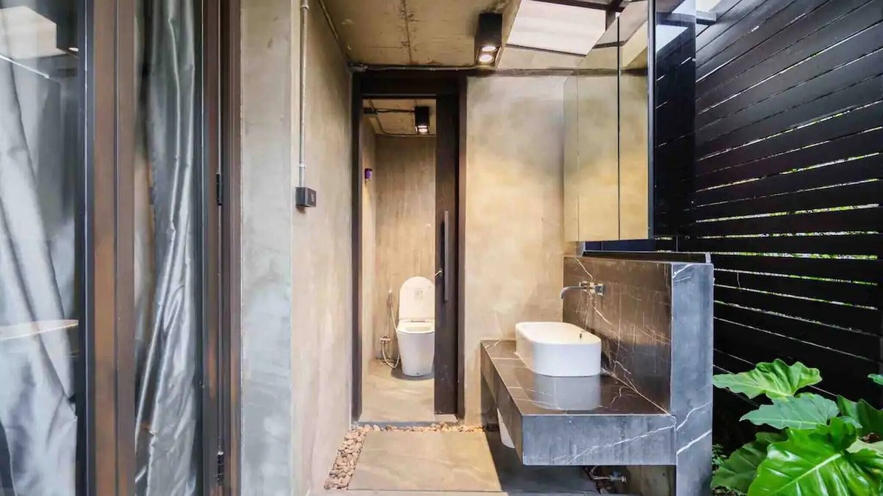 Photo of Bathroom in Ekkamai