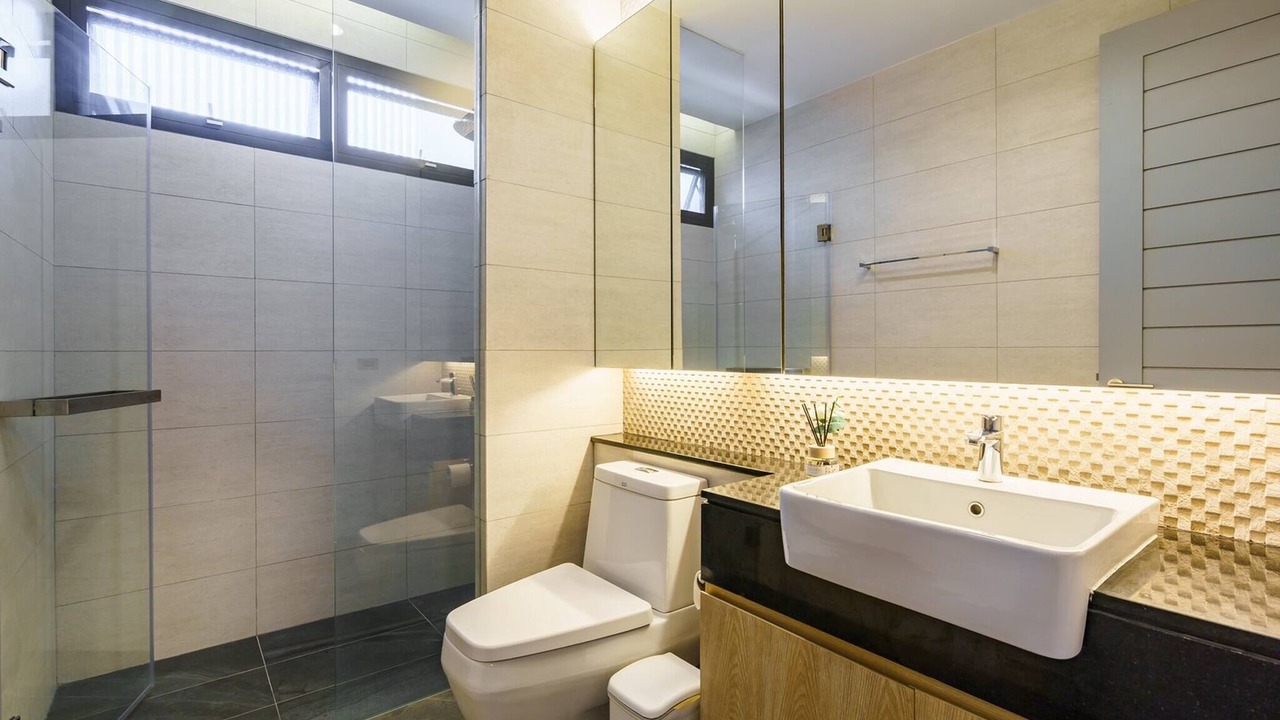 Photo of Bathroom in Khlong Tan Nuea