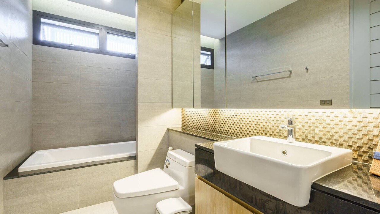 Photo of Bathroom in Khlong Tan Nuea