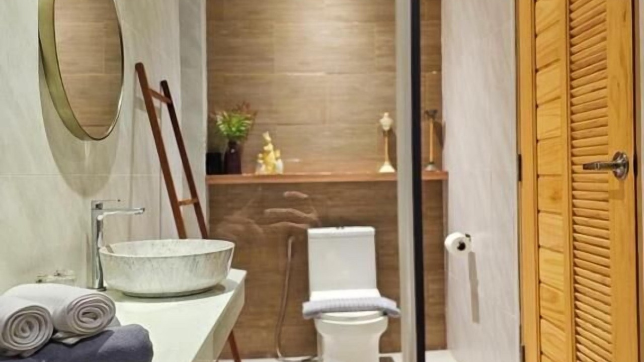 Photo of Bathroom in Pong