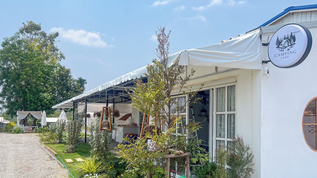 Photo of Outdoor in Si Maha Phot