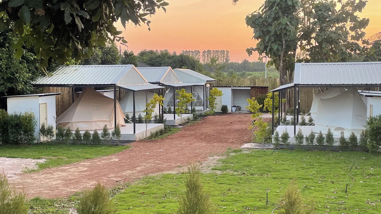 Photo of Outdoor in Si Maha Phot