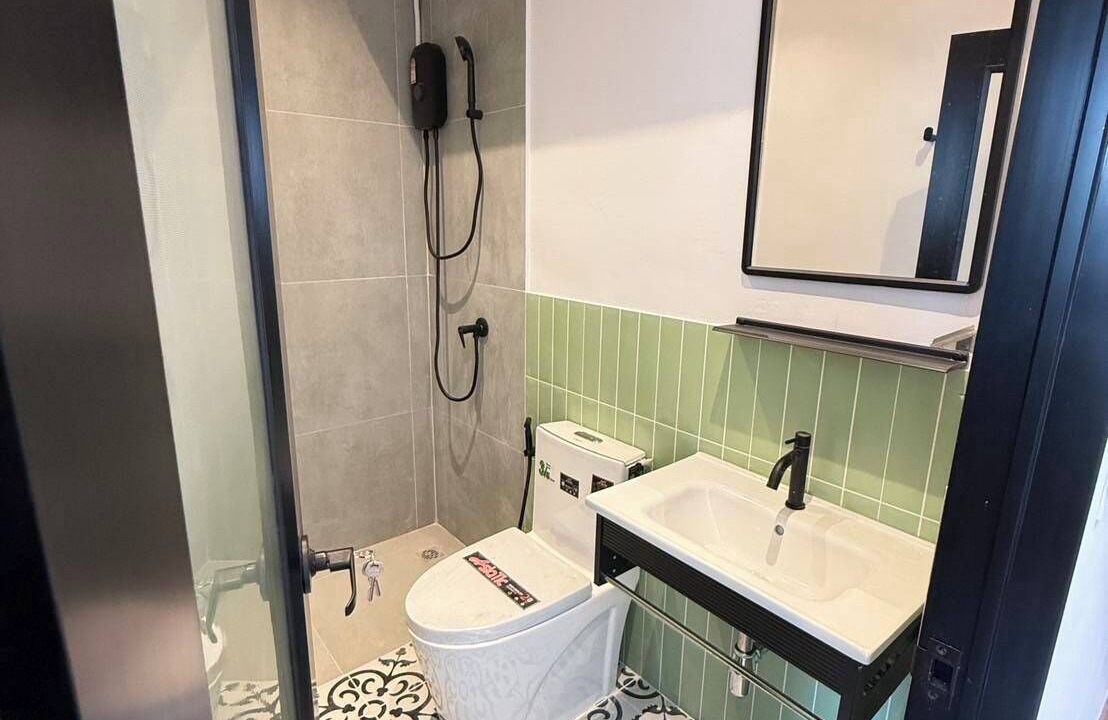 Photo of Bathroom in Wat Sam Phraya