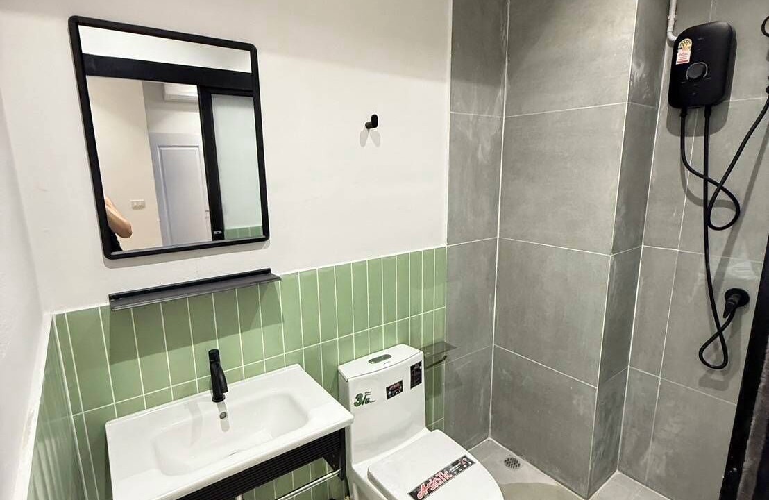 Photo of Bathroom in Wat Sam Phraya