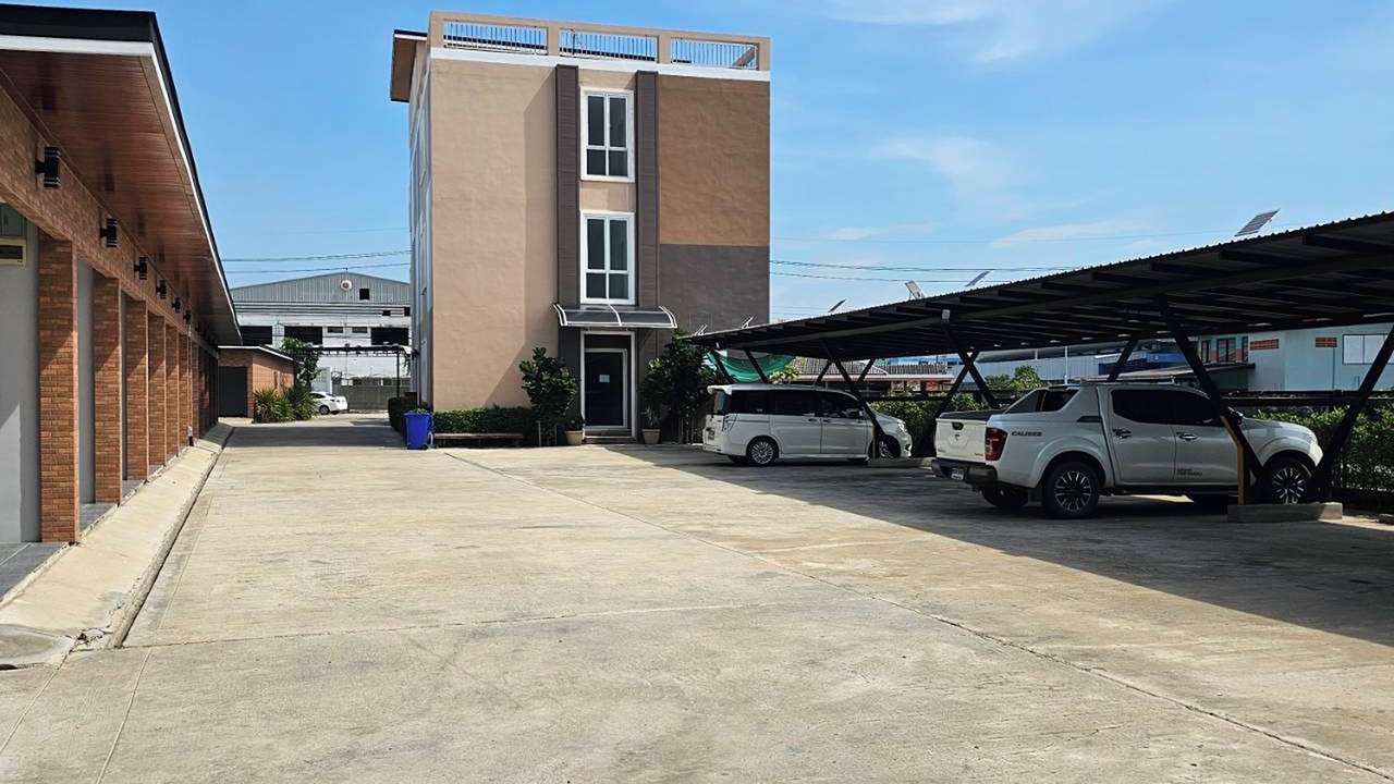 Photo of Outdoor in Phra Samut Chedi