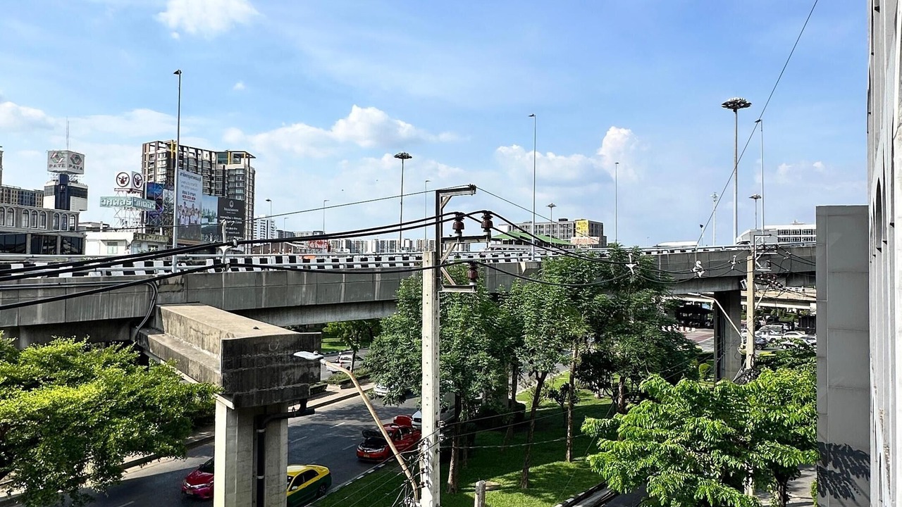 Photo of Patio Balcony in Bangkok Yai