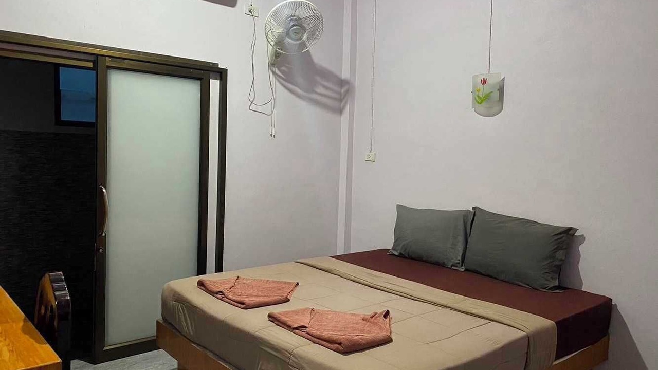 Photo of Bedroom in Nuea Khlong
