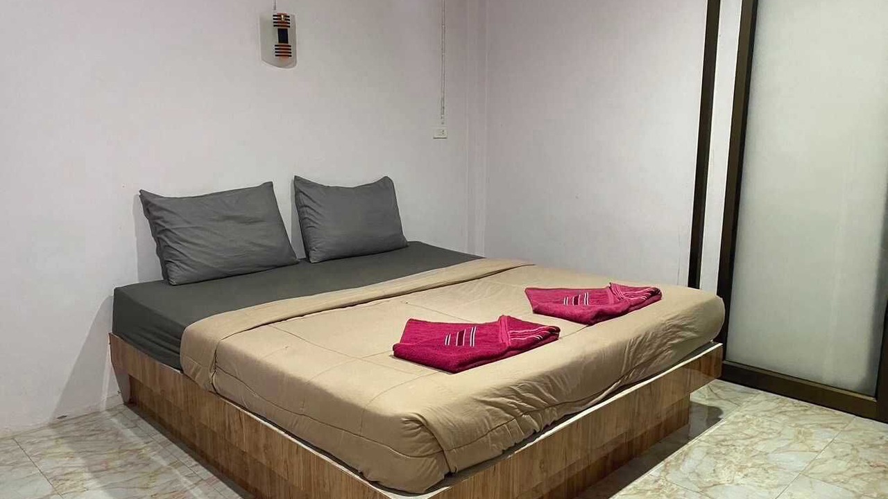 Photo of Bedroom in Nuea Khlong