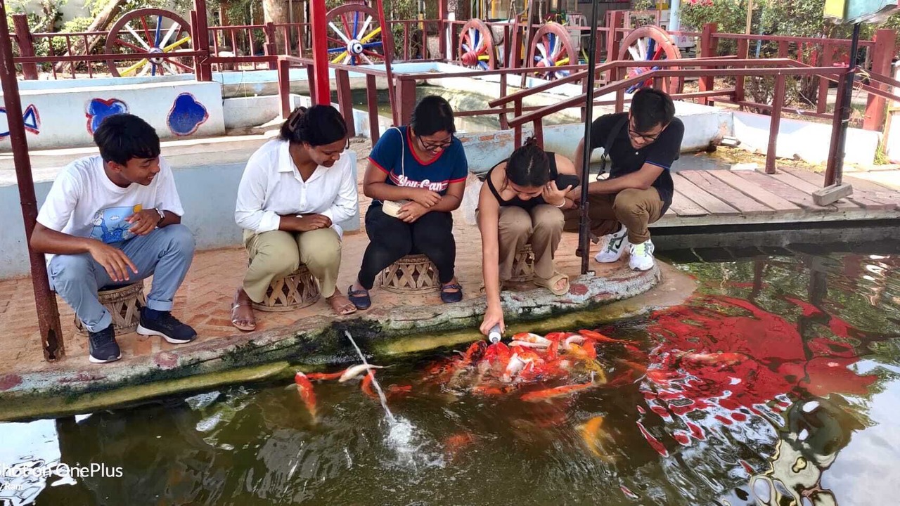 Photo of Others in Samphao Lom