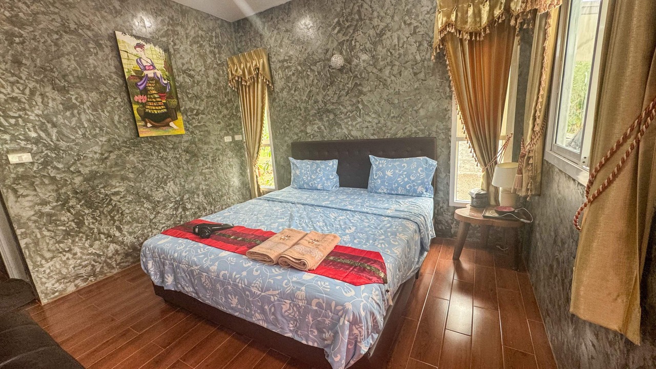 Photo of Bedroom in Amphawa