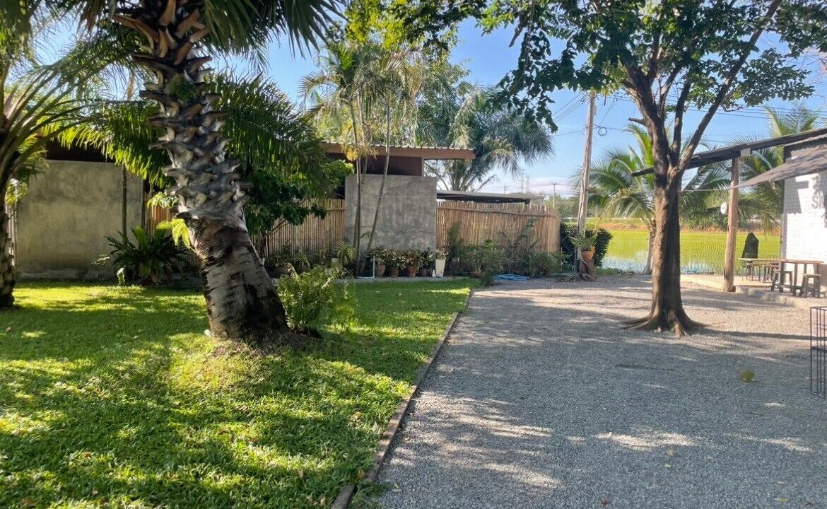 Photo of Outdoor in Manorom
