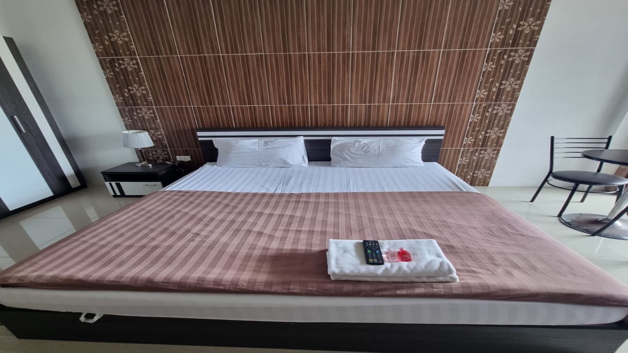 Photo of Bedroom in Ang Thong