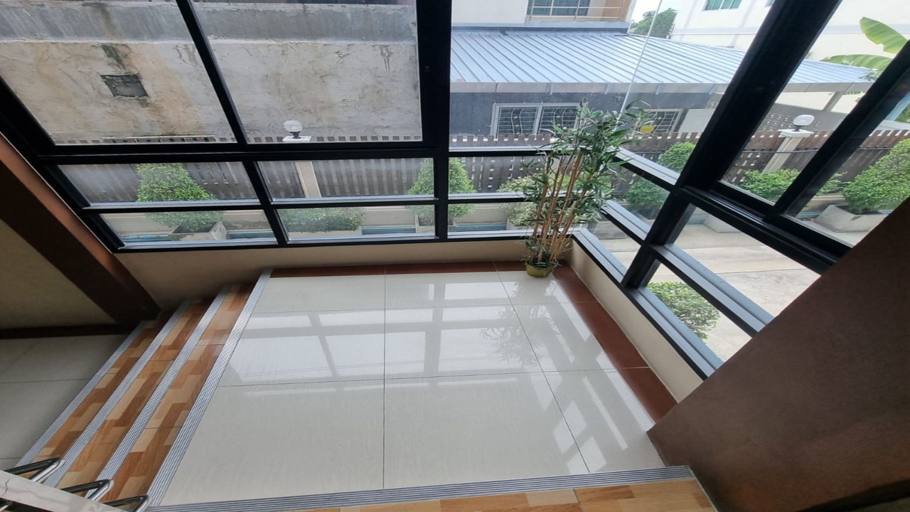 Photo of Bedroom in Ang Thong