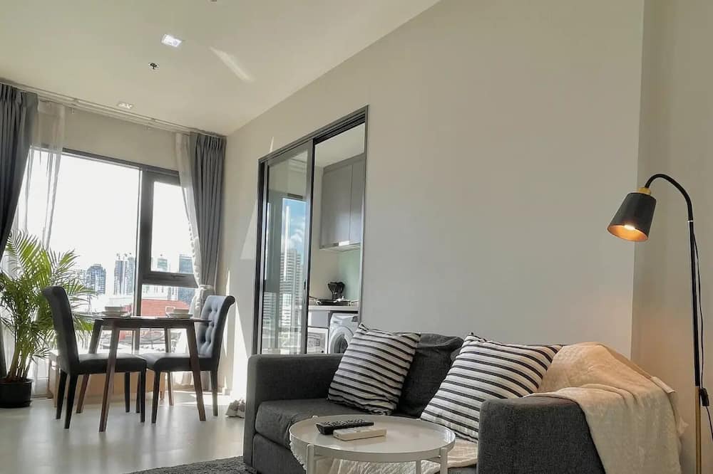 Photo of Livingroom in Khlong Tan