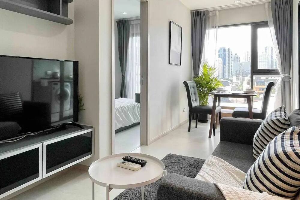 Photo of Livingroom in Khlong Tan