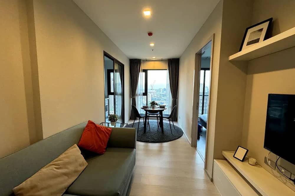 Photo of Livingroom in Khlong Tan