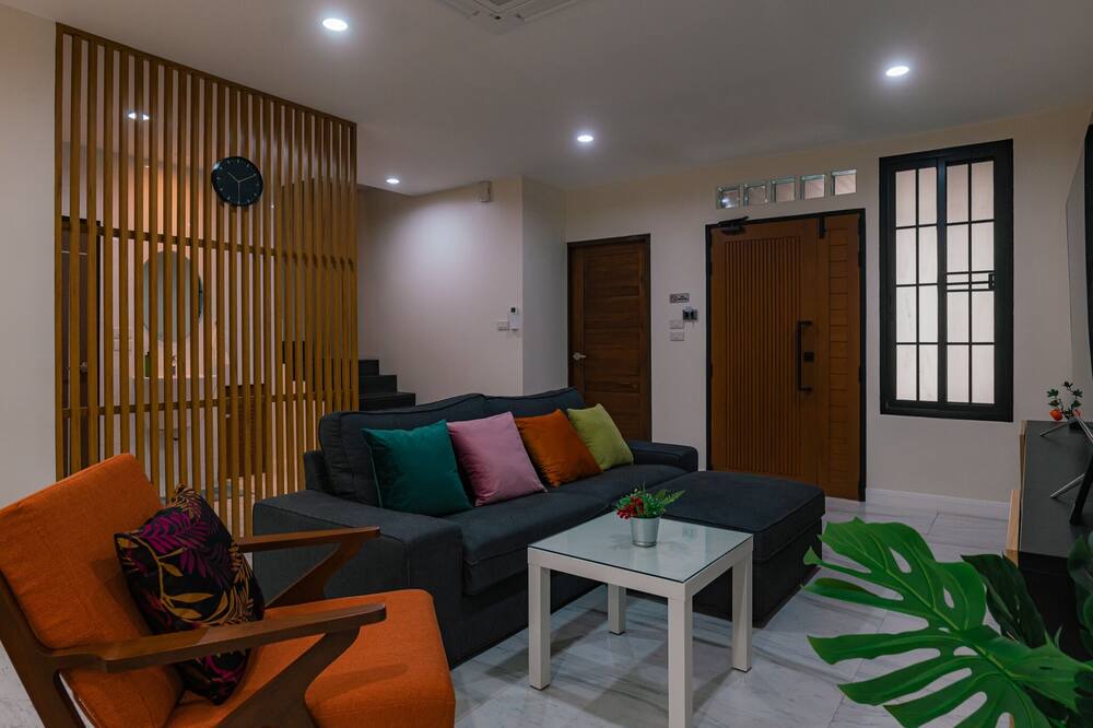 Photo of Livingroom in Bangkok Central Business District