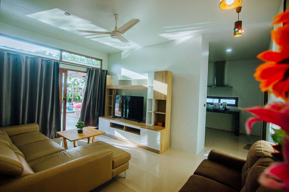 Photo of Livingroom in Pong