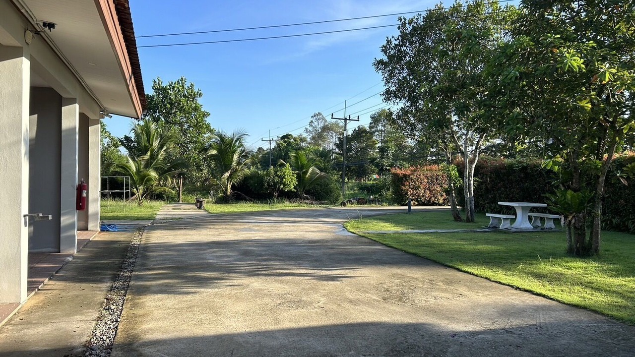 Photo of Outdoor in Tha Chana