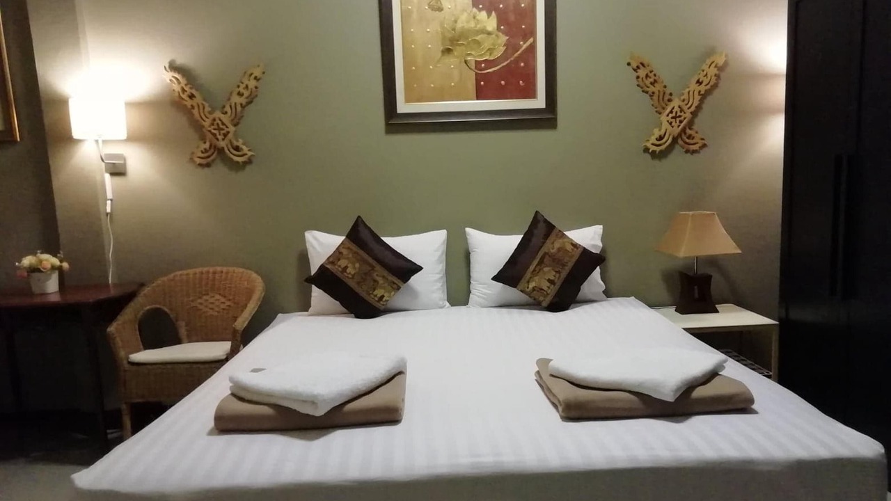 Photo of Bedroom in Khanna Yao