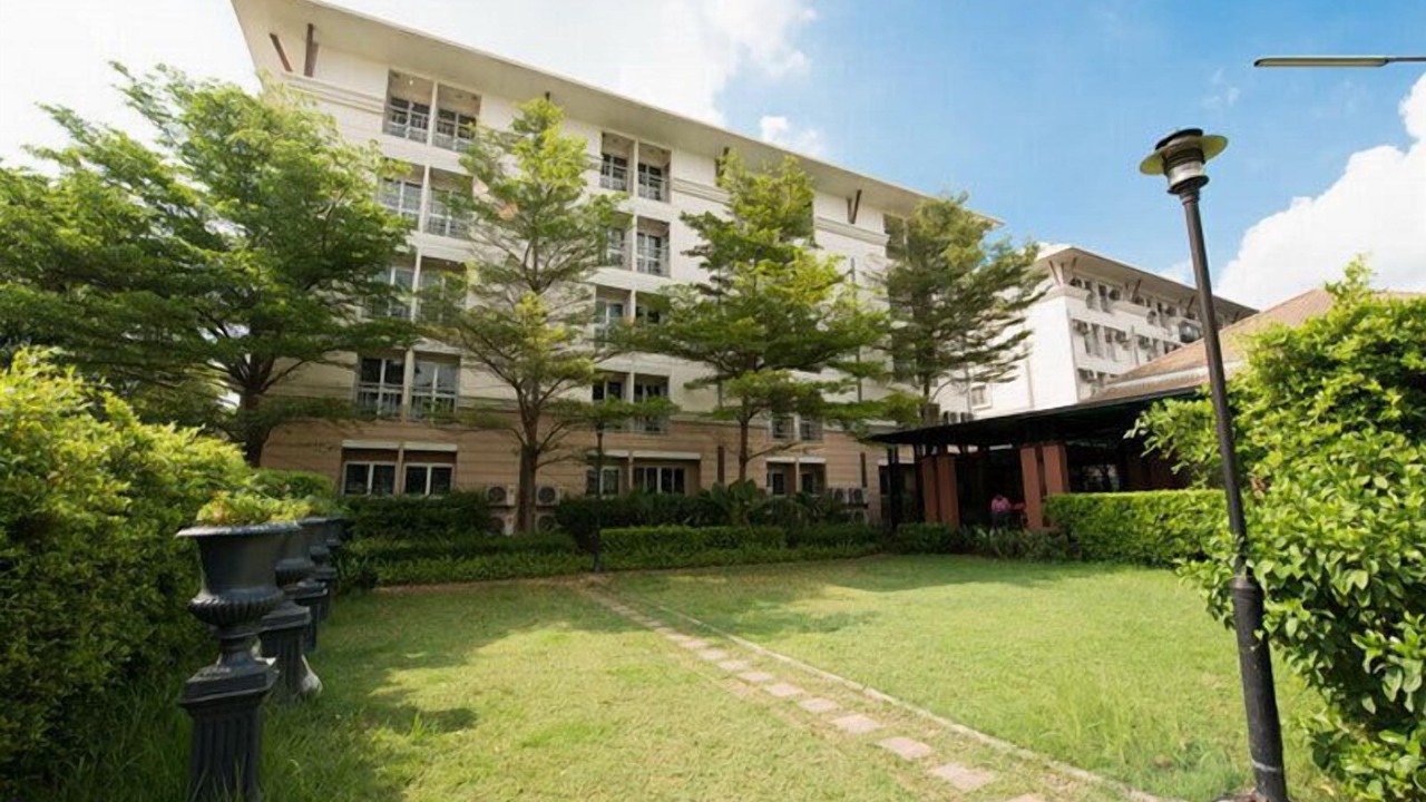 Photo of Outdoor in Khanna Yao