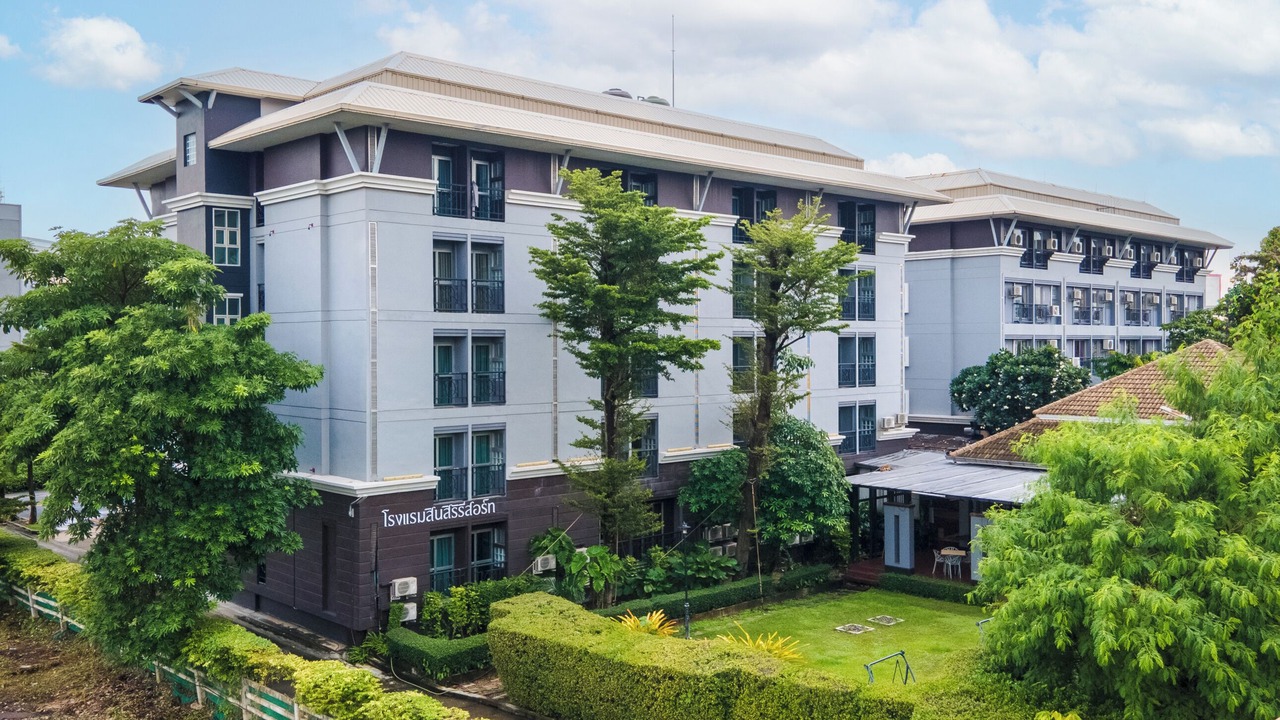 Photo of Outdoor in Khanna Yao