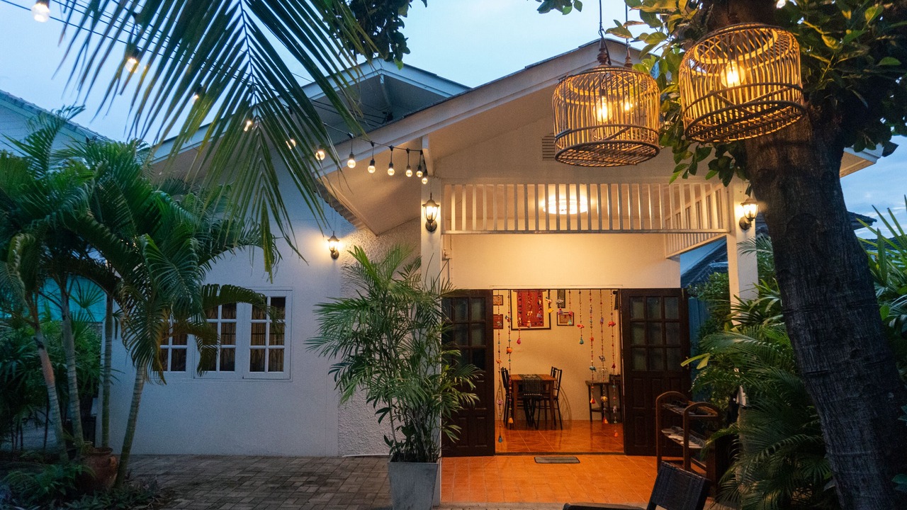 Photo of Outdoor in Wua Lai
